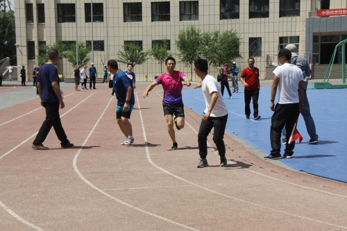 新疆分院举办“科学大院”第三届职工运动会